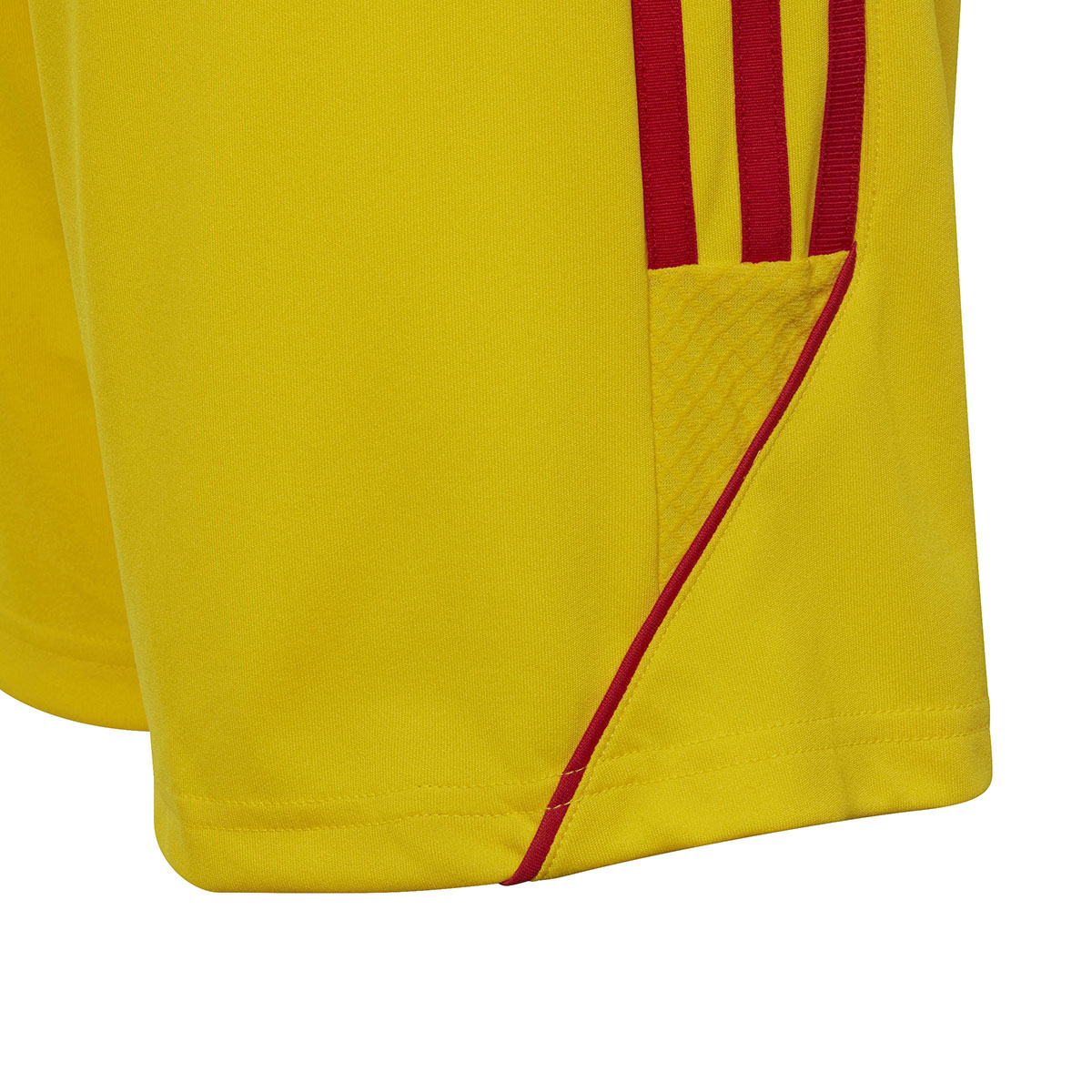 Adidas Kinder Shorts Tiro 23 gelb-rot