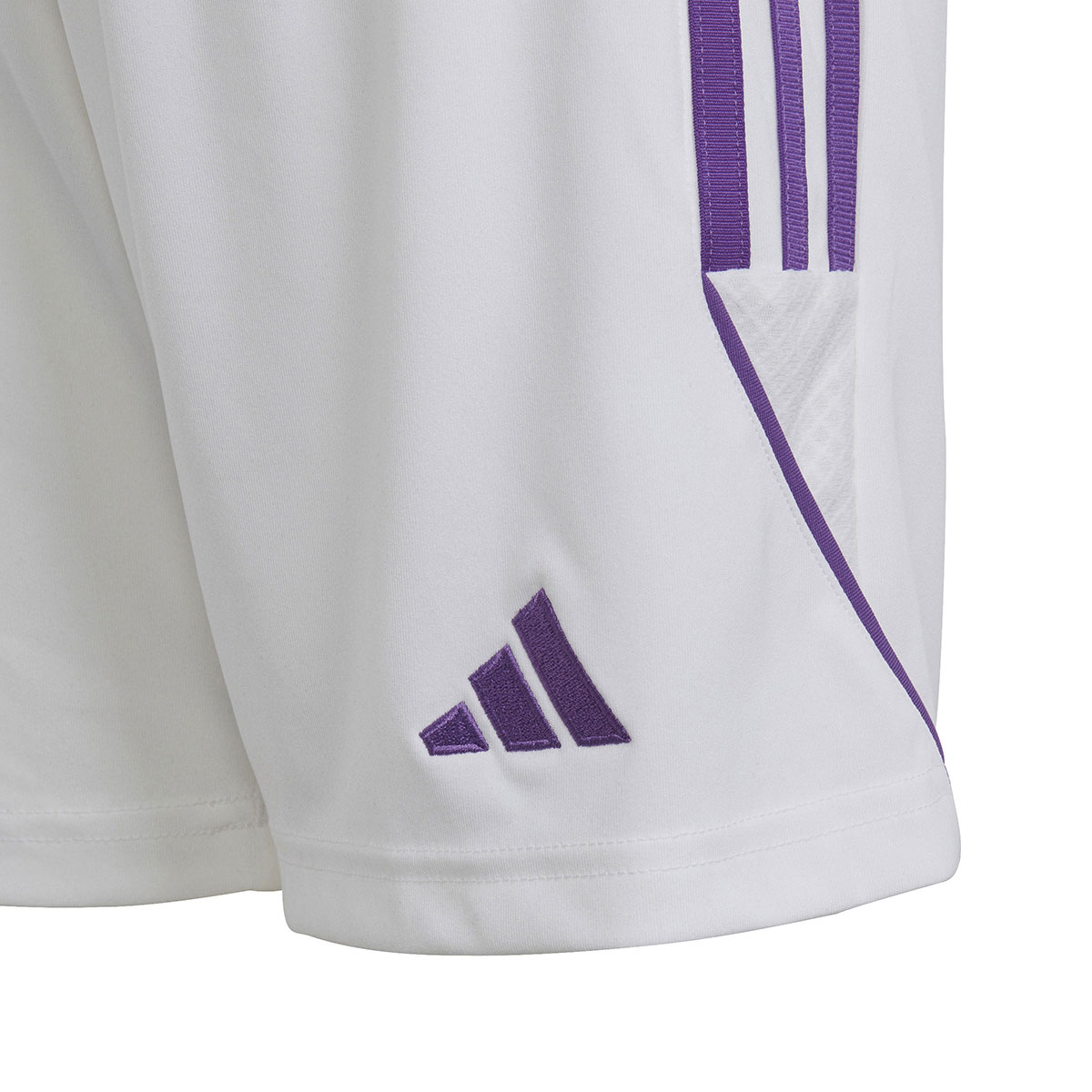 Adidas Kinder Shorts Tiro 23 weiß-lila