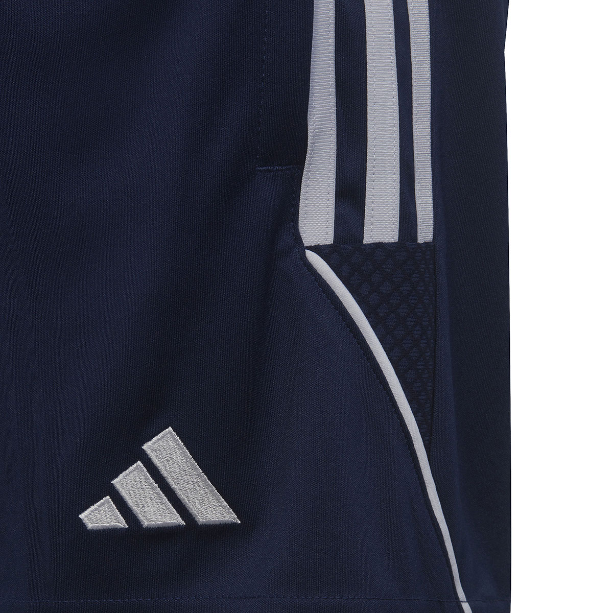 Adidas Kinder Training Shorts Tiro 23 blau